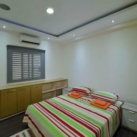 Cozy For 6 * لارنكا