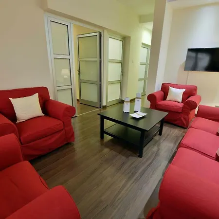 شقة Cozy For 6 لارنكا